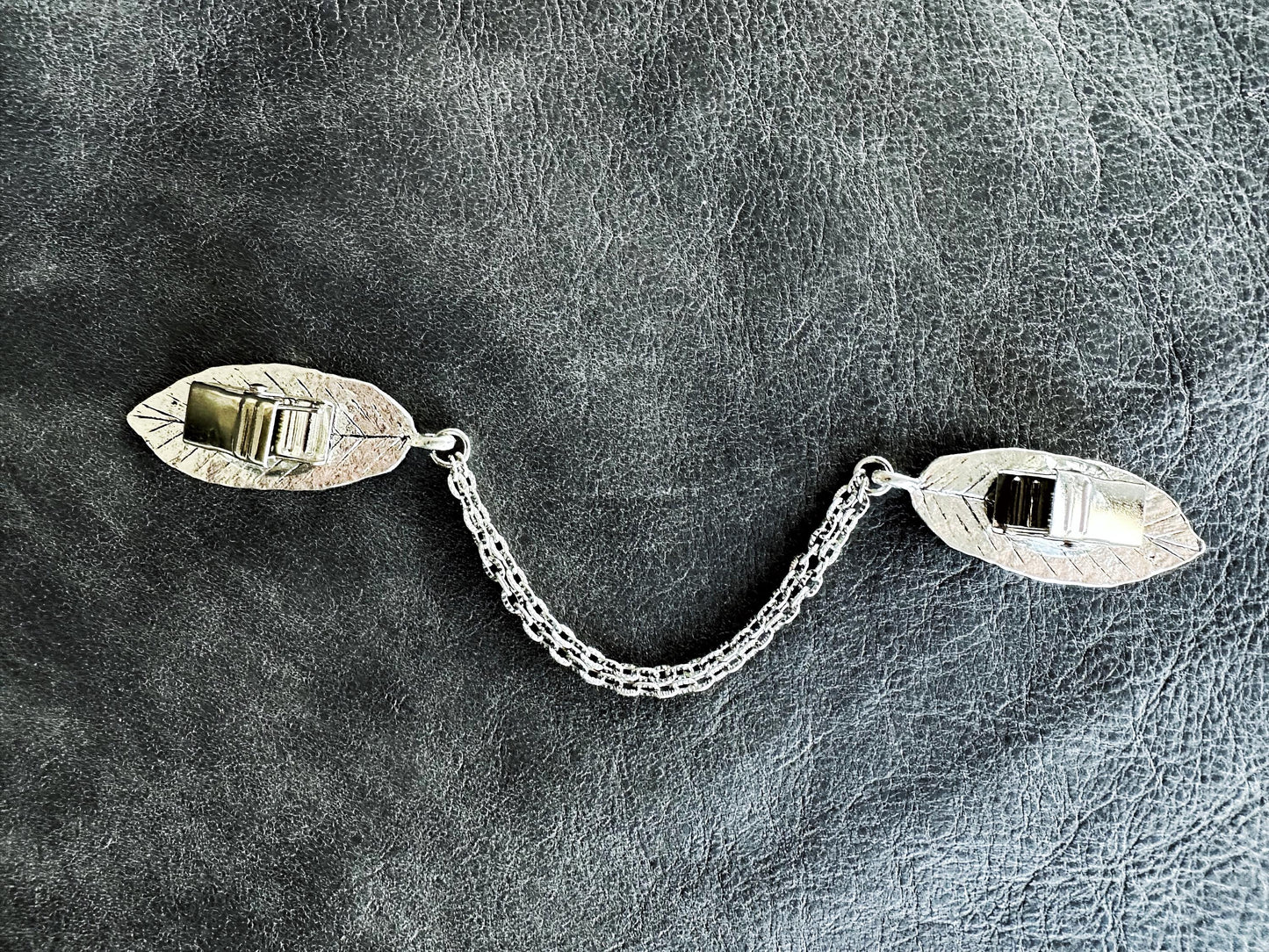 "Willow" Silver Metal Leaf Cloak Clasp w/ Chain