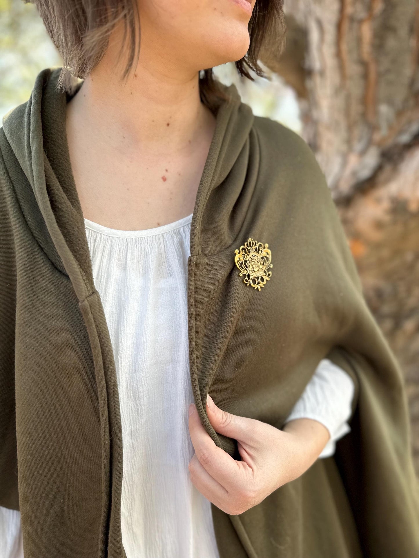 Gold Heraldic Coat-of-Arms Cloak Clasp Pin