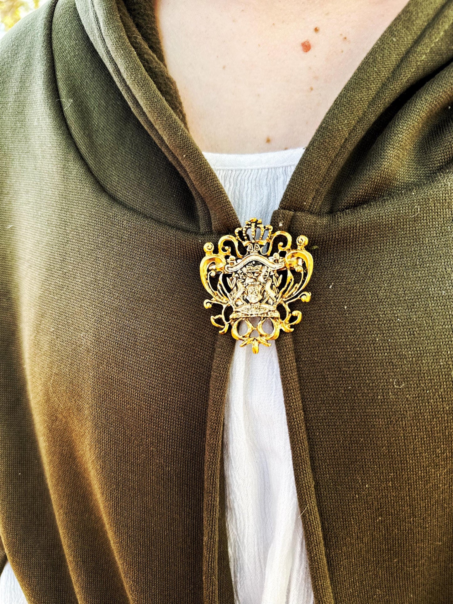 Gold Heraldic Coat-of-Arms Cloak Clasp Pin