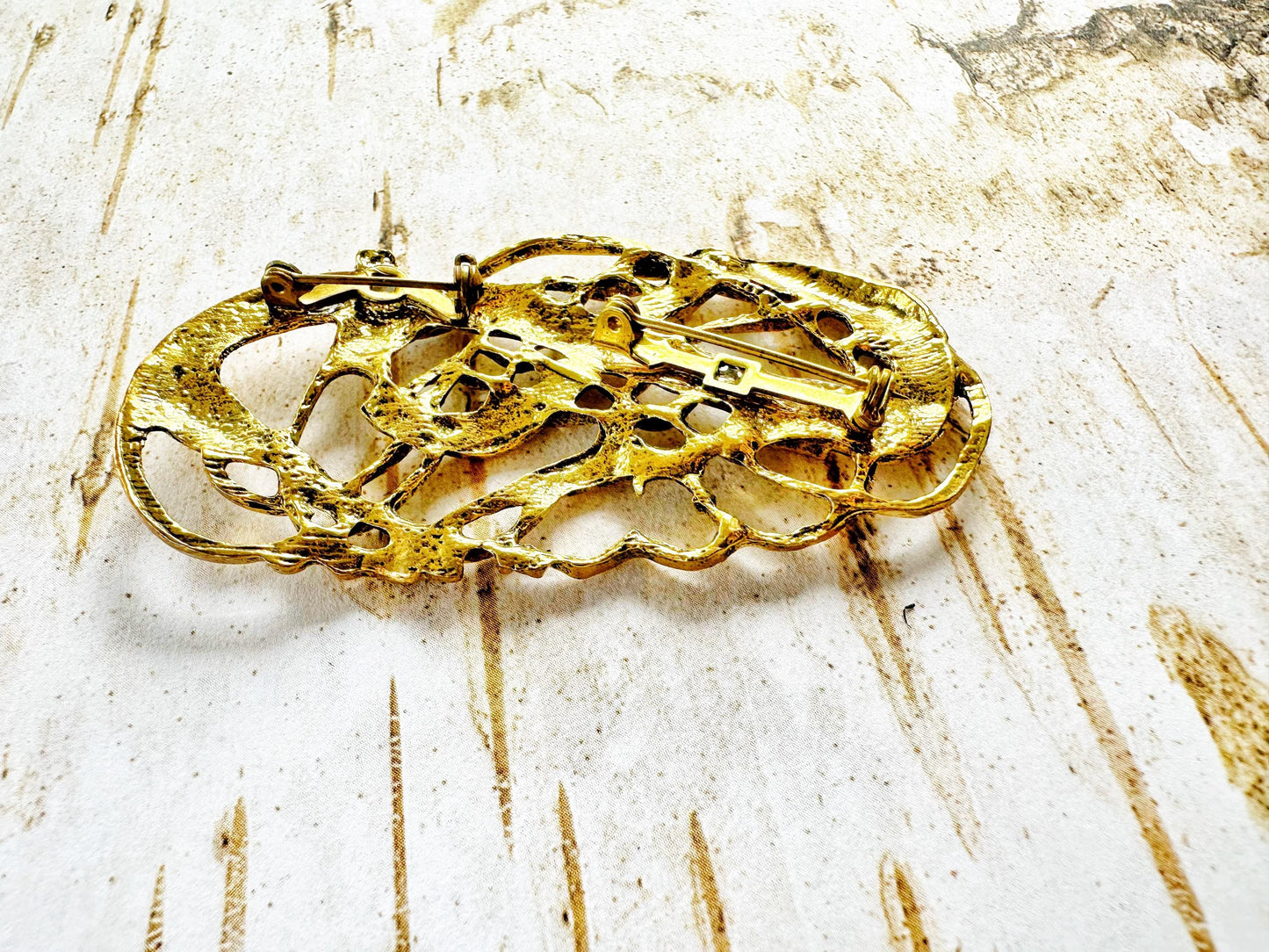 NEW Gold-toned Twisted Knot Metal Cloak Clasp & Large Brooch